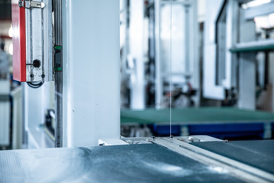 2mm Kalın Sünger Blok Yatay Köpük Kesme Makinesi Özelleştirilmiş