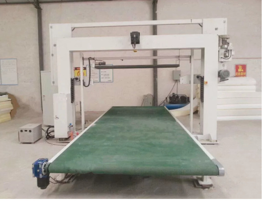 Esnek Sünger İçin Döner Bıçaklı Dik CNC Sünger Kesme Makinesi
