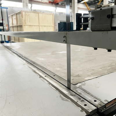 600mm Yükseklik Dikey Köpük Kesme Makinası Küçük Cnc