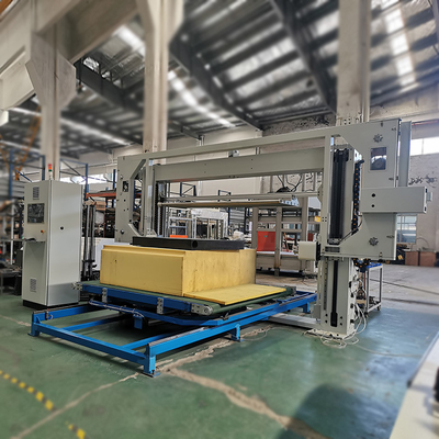 CNC köpük dikey kesme makinesi Esnek PU köpük kesme için dolaşım kesicisi Yüksek Hızlı Kontür Kesme Yüksek hassasiyetle