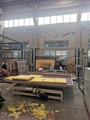 CNC Kesme Makinesi Köpükli Malzemeler Koltuğu ve Mobilya Endüstrisi için Sıçrama Blade Cutter