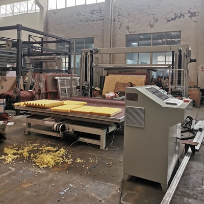 Yüksek hassasiyetli CNC Yatay Sünger Kesme Makinesi Polyurethane köpüğü için salınım bıçağı ile