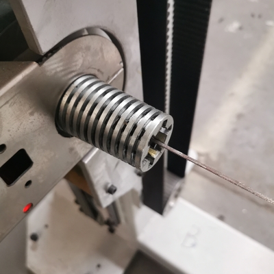 Yüksek hassasiyetli CNC Yatay Sünger Kesme Makinesi Polyurethane köpüğü için salınım bıçağı ile