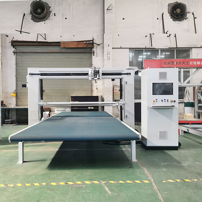 Yumuşak Esnek Sünger Şekilli Kesme için CNC Oscillating Çift Blade Köpük Kesme Makinesi