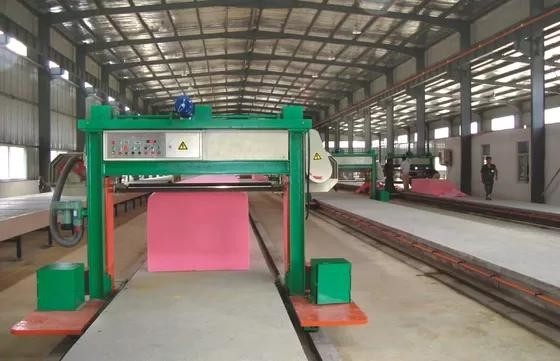 Ana çerçeve rehber rayı ve elektronik güç bağlantısı rayı ile 2-60 mm ileri sünger kesme makinesi