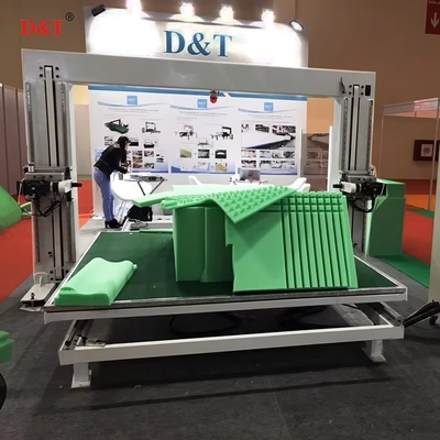 CE Sertifikalı Esnek PU için Çift Blade 10m/Min CNC Kesme Makinesi ve Oscillating Blade Cutter