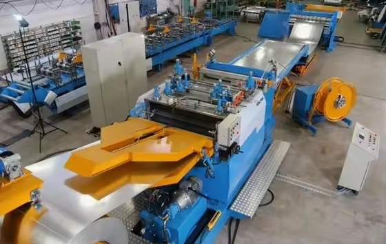 EPS Sandviç Panel Rulo Şekillendirme Makinesi/Çatı Kiremit Üretim Hattı Otomatik Kaya Yünü Sağlanan Renkli Çelik Levha
