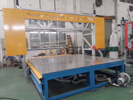 Vakumlu Çalışma Masası ile Sert ve Yarı Sert Köpük İçin 3D CNC Köpük Kesme Makinesi
