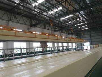 Tam otomatik yatay sürekli PU köpük üretim hattı uzun köpük vinç birimi